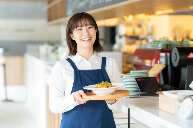 カフェ店員